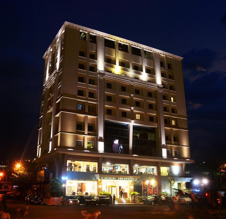 De Sovrani Hotel Kolkata Exterior photo