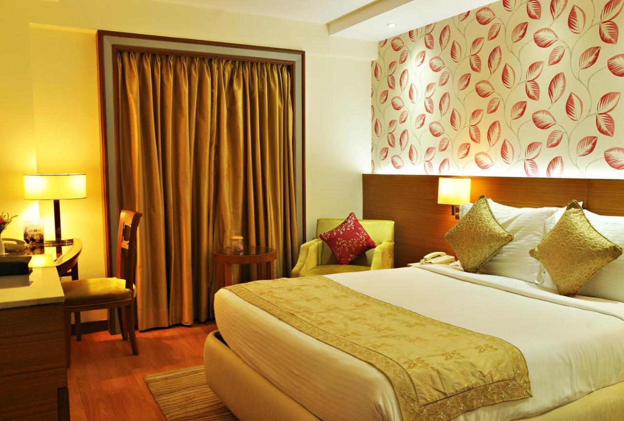 De Sovrani Hotel Kolkata Exterior photo